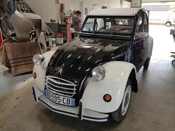 Restauration et réparation de 2 CV à Arcachon Restauration et réparation de 2 CV à Arcachon