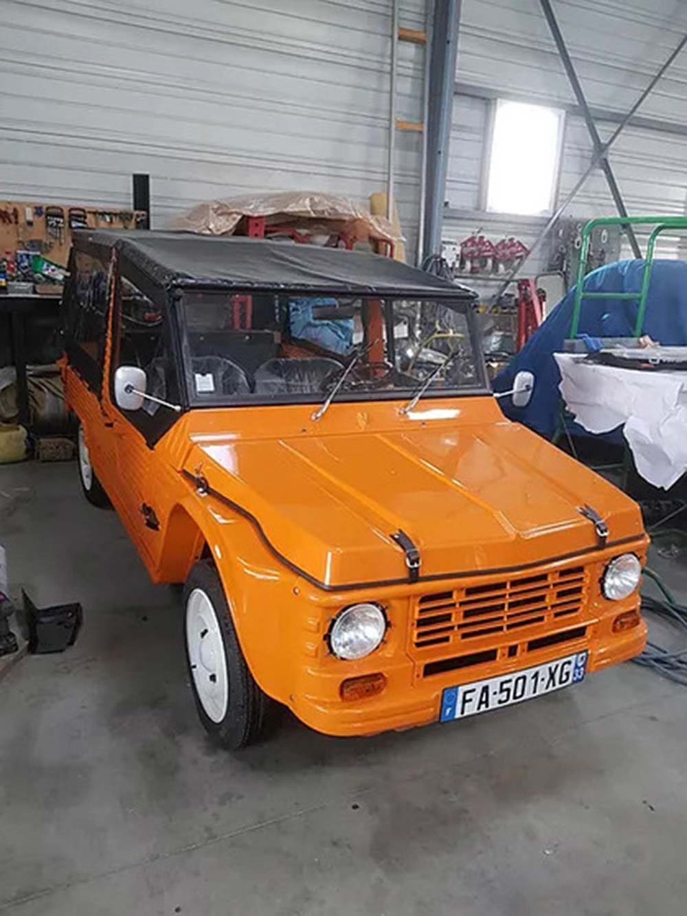 Rénovation de véhicules anciens Méharis & 2CV